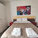 Genova Hostal