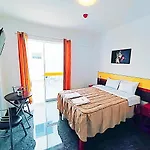 Genova Hostal